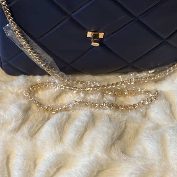 Badgley Mischka Navy Quilted Shoulder Bag - Picture 4 of 9